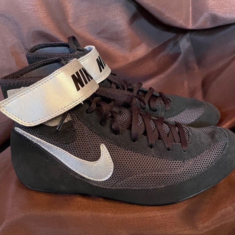 NIKE Speedsweep VII Mens 366683-004 Size 7 Wrestling Shoes